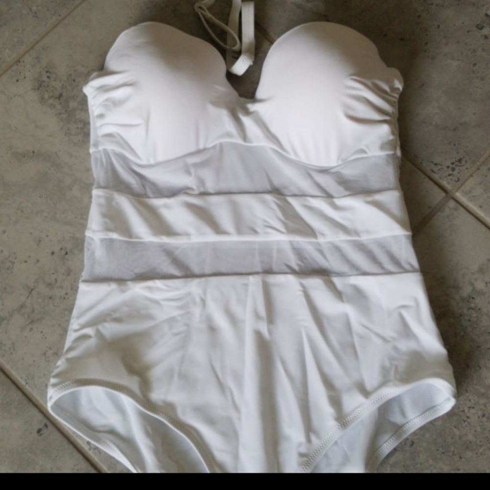 NWT 3 Brand New Swimsuit Black,White, and Red,size 2xl $50.00 each - Picture 3 of 4